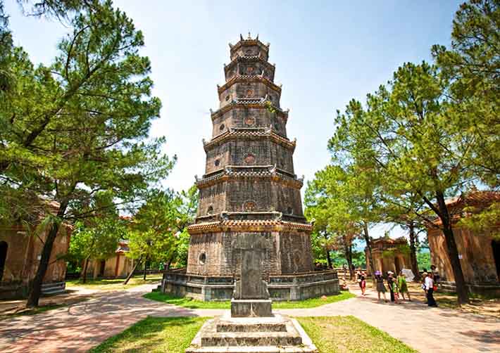 Thien Mu Pagoda, Hue, Vietnam: A Local Expert’s Guide 2026