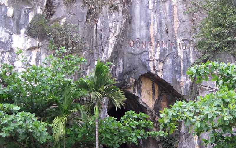 Hell cave - Marble mountain in Da Nang