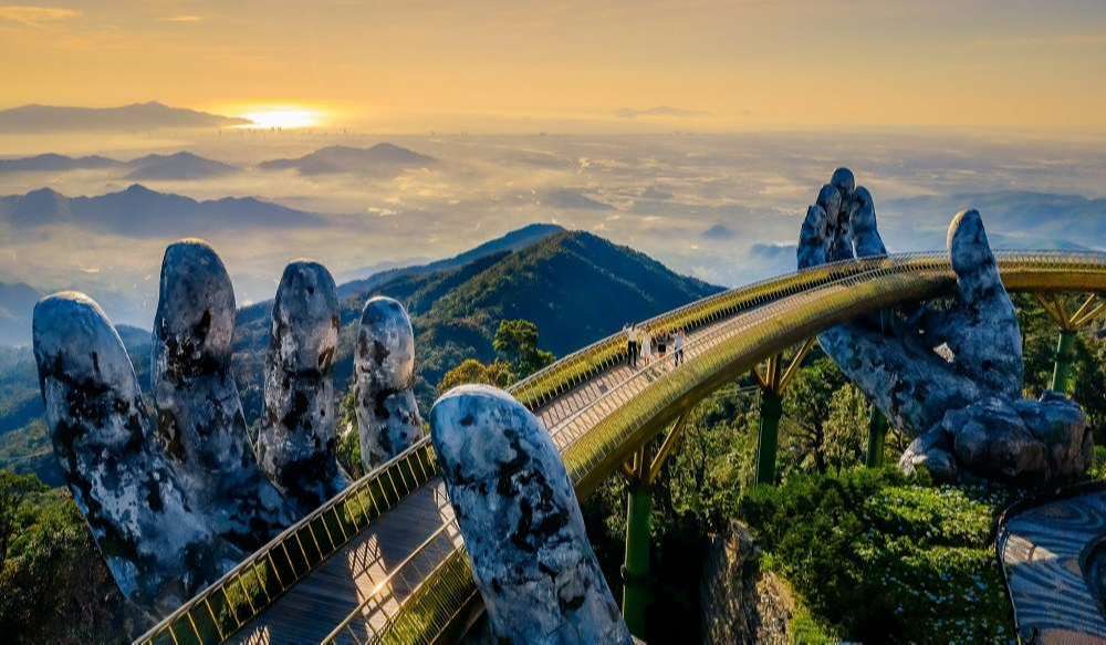Golden Bridge can be that beautiful and quiet in the sunrise time, but you only can see this if staying overnight there