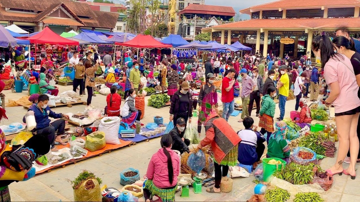 Bac Ha Market 