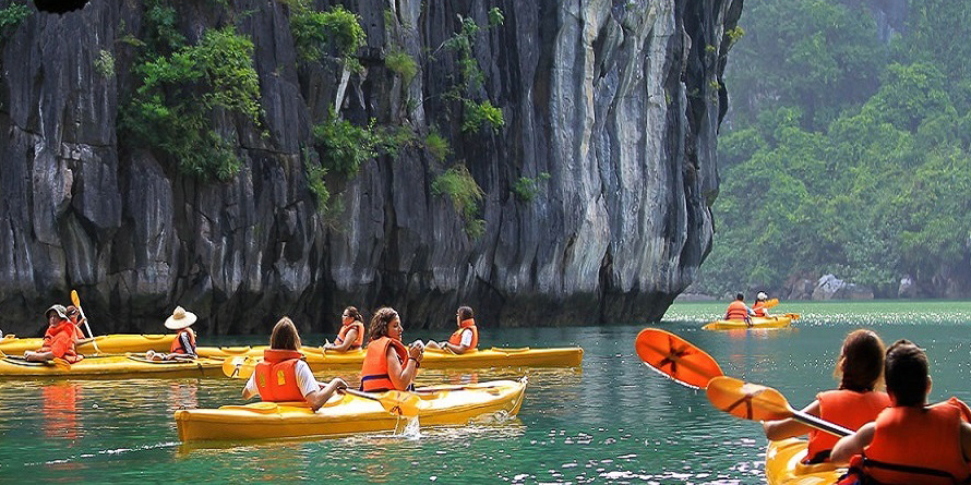 Deluxe Halong Bay Day Trip from Hanoi, Visit Top Attractions on Cruise
