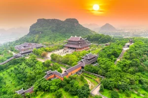 Full Day Bai Dinh Pagoda & Trang An Boat Tour from Hanoi