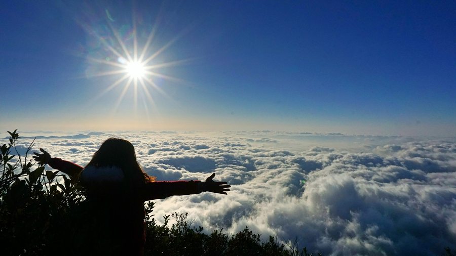 Hint Clouds Vietnam-Hoang Su Phi