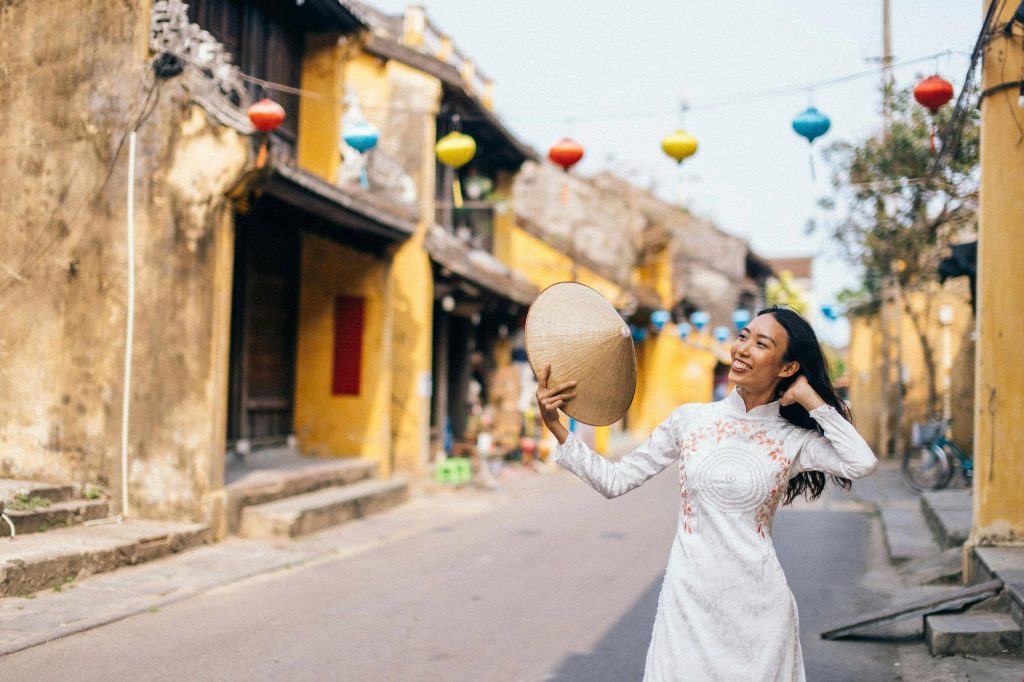 Should I Stay in Da Nang or Hoi An? A Local Guide for First-Time Visitors