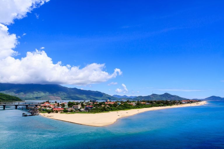 Duluxe 3-Day Hue, Hoi An & Da Nang Package Tour with No Rush