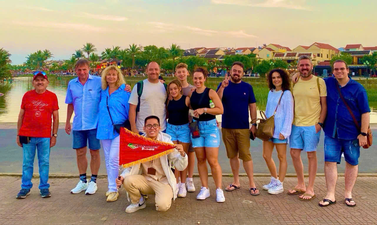 As a trusted Da Nang tour operator, we handle the rest so you can enjoy Hoi An Lantern Festival as much as you wish