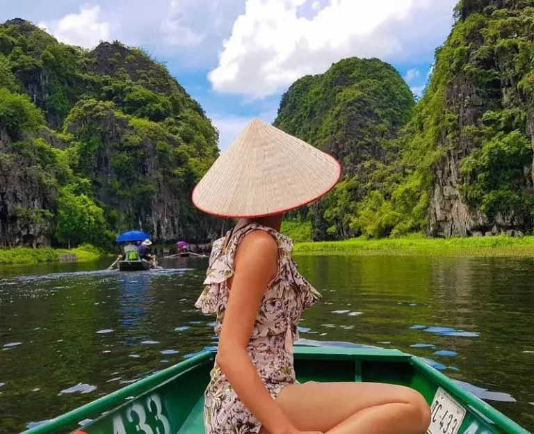 3-Day Highlight of Hanoi, Ninh Binh & Halong Bay Package