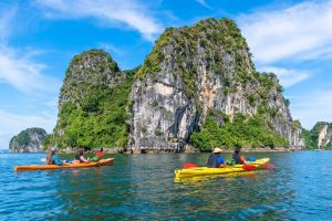 Best 5-Day Explore Hanoi to Lan Ha Bay Cruise, Sapa Trek & Fansipan