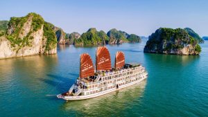 2-Day Luxury Halong Bay Cruise & Lan Ha Bay Tours from Hanoi