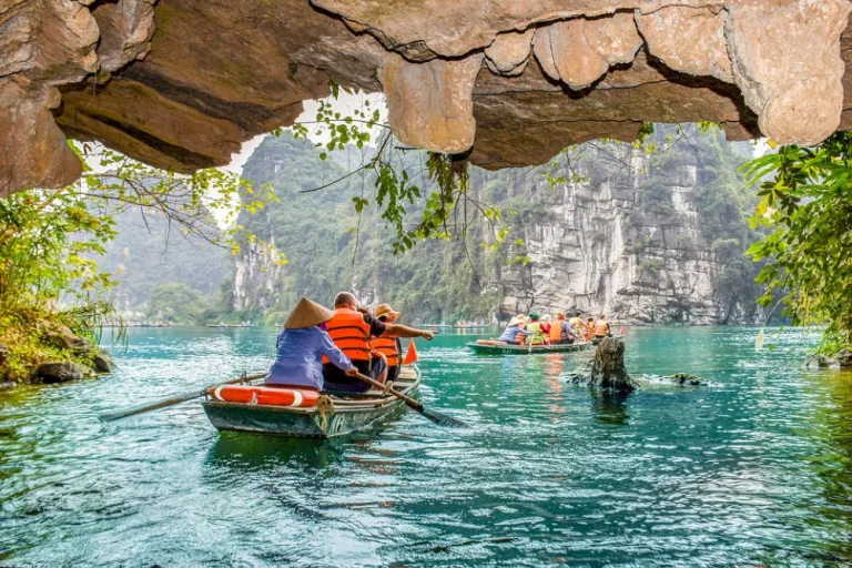 5-Day Explore the Best of Halong Bay, Hanoi, Ninh Binh Package Tour