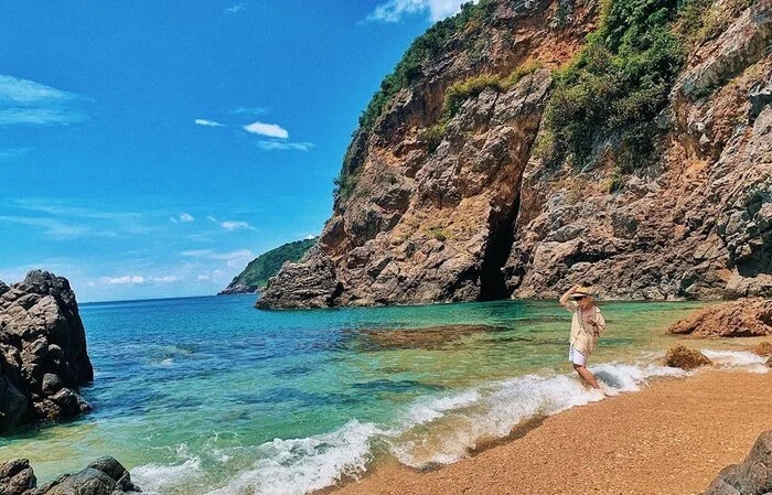 Ghenh Bang - The Most Hidden Gem of The Best Beaches in Da Nang Vietnam