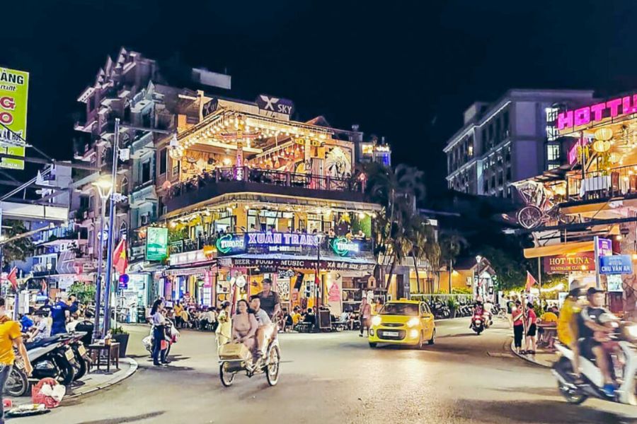 Vo Thi Sau Walking Street (Hue’s Busiest Nightlife Hub)